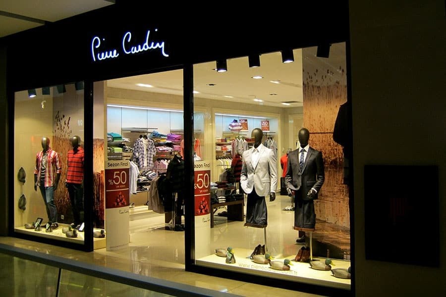Ảnh minh họa: Cửa hàng Pierre Cardin