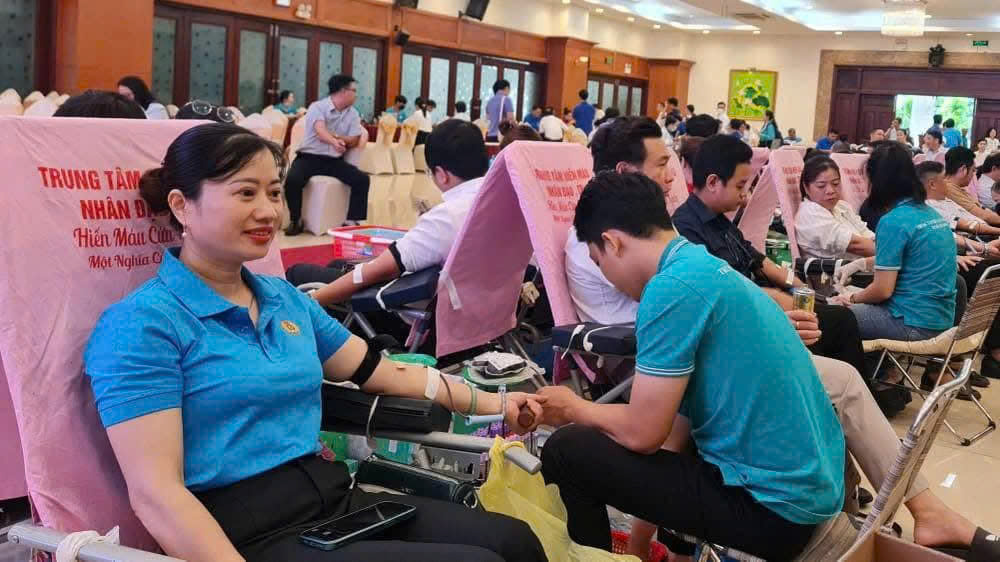 Các cơ sở y tế và đơn vị tiếp nhận hiến máu chỉ liên hệ với người dân bằng các phương thức chính thống